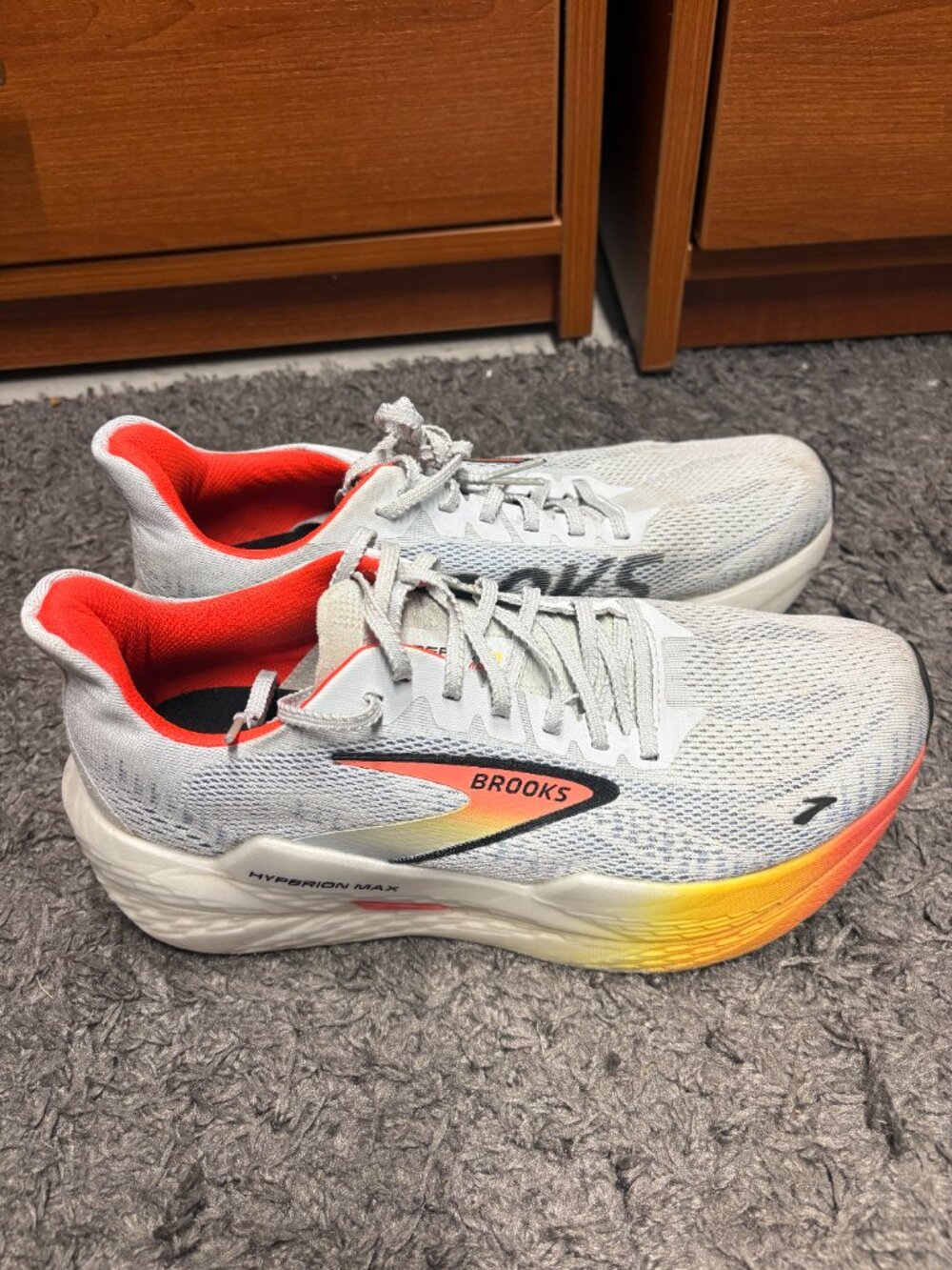 Women's Brooks Hyperion Max 2, Illusion/Coral/Black, 10 B Medium US Running/Walk - Picture 4 of 7